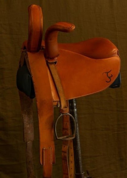Side saddle surcingle