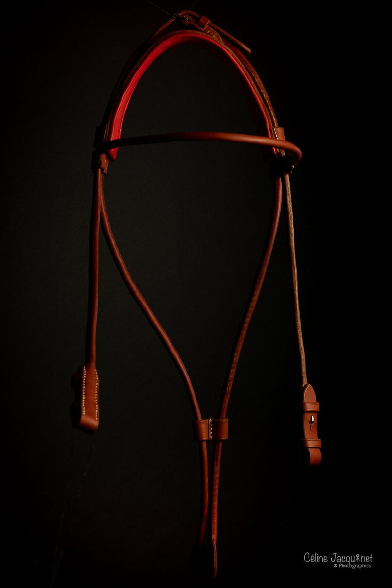 Round-stitched outdoor snaffle bridle