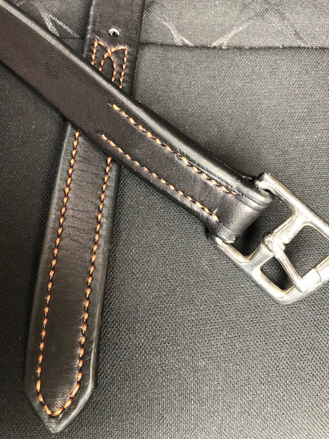 Stretched leather stirrup leathers