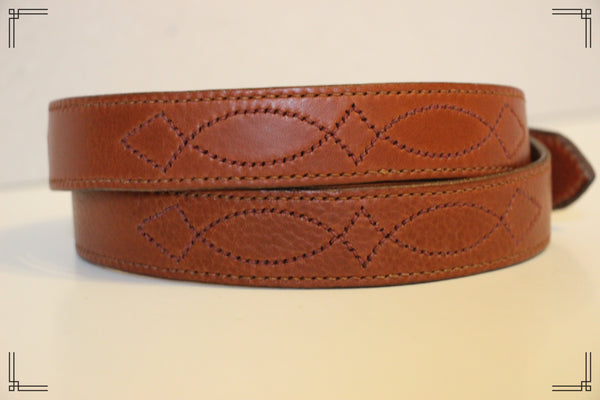 Belt with hand-stitching in hemp thread