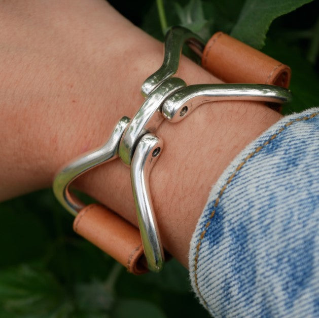 Bracelet en cuir et acier "Double Mors" argenté