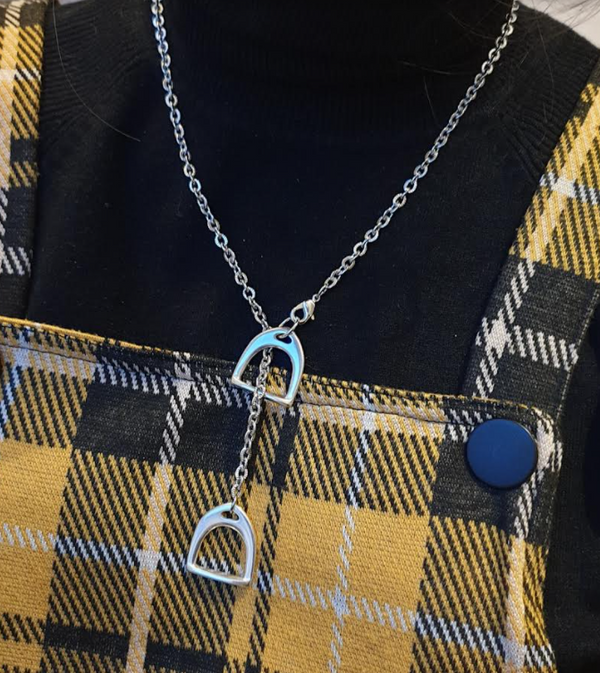 Stirrup chain necklace